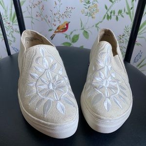 Seychelles Sunshine Natural Canvas Embroidered Slip-On Sneakers